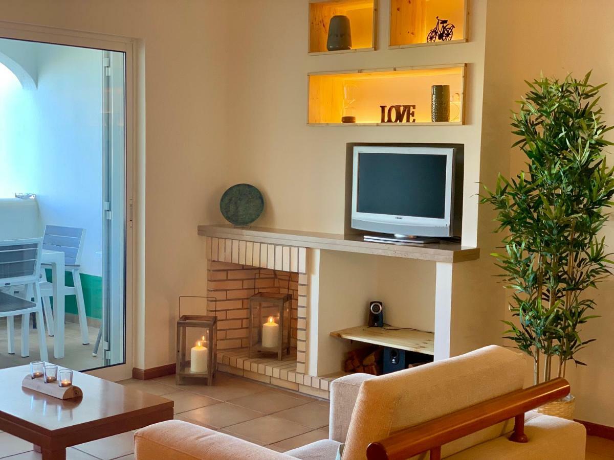Charming Apartment With Private Garden & Pool فيلامورا المظهر الخارجي الصورة